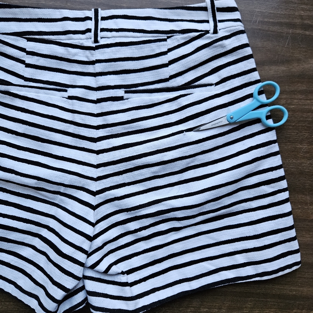 J.Crew Striped Pleated Shorts Nautical Black/ White Women's Size 4 - Picture 12 of 13